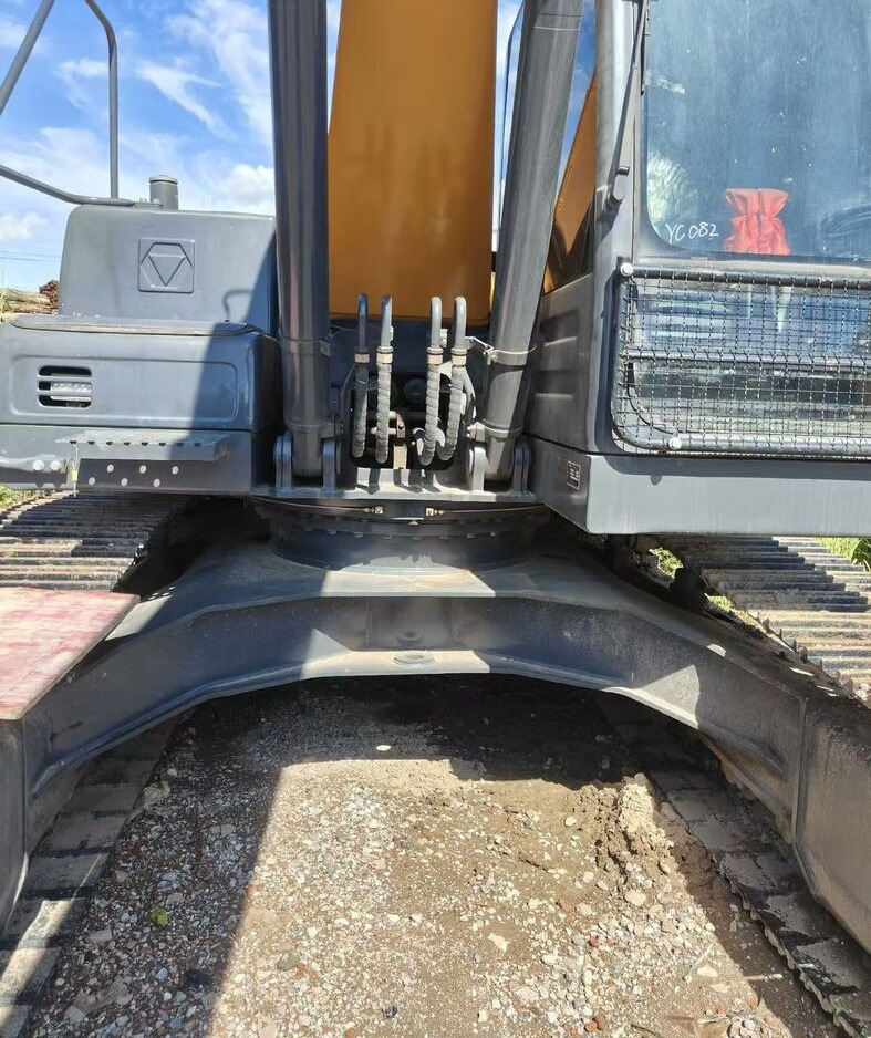 XCMG XE215DA - Lánctalpas kotró: 2 kép. XCMG XE215DA - Lánctalpas kotró: 2 kép.