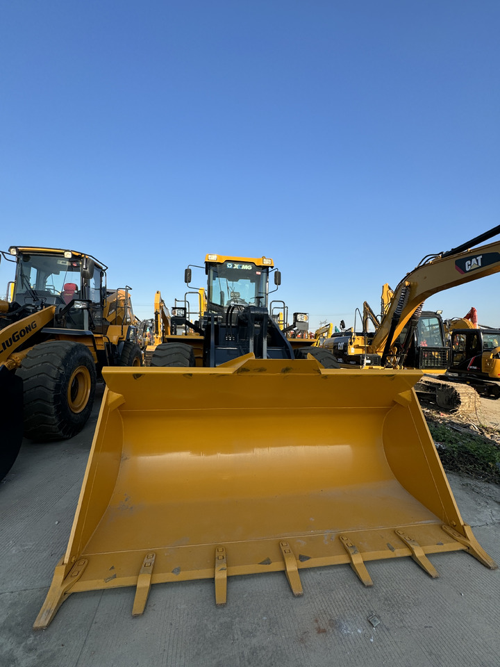 XCMG ZL50GN - Gumikerekes homlokrakodó: 4 kép. XCMG ZL50GN - Gumikerekes homlokrakodó: 4 kép.