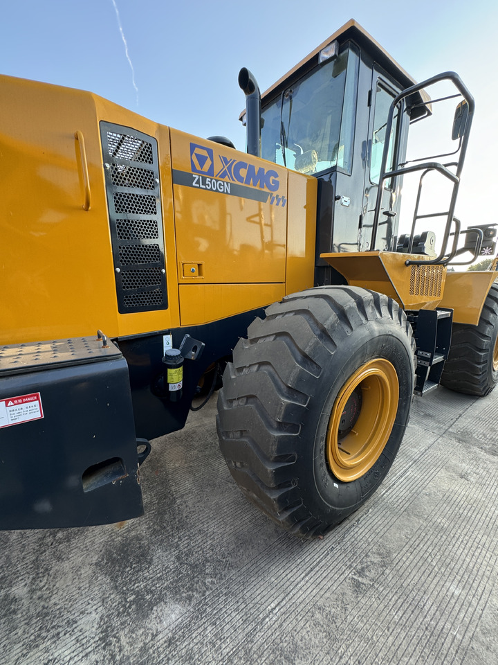 XCMG ZL50GN - Gumikerekes homlokrakodó: 1 kép. XCMG ZL50GN - Gumikerekes homlokrakodó: 1 kép.