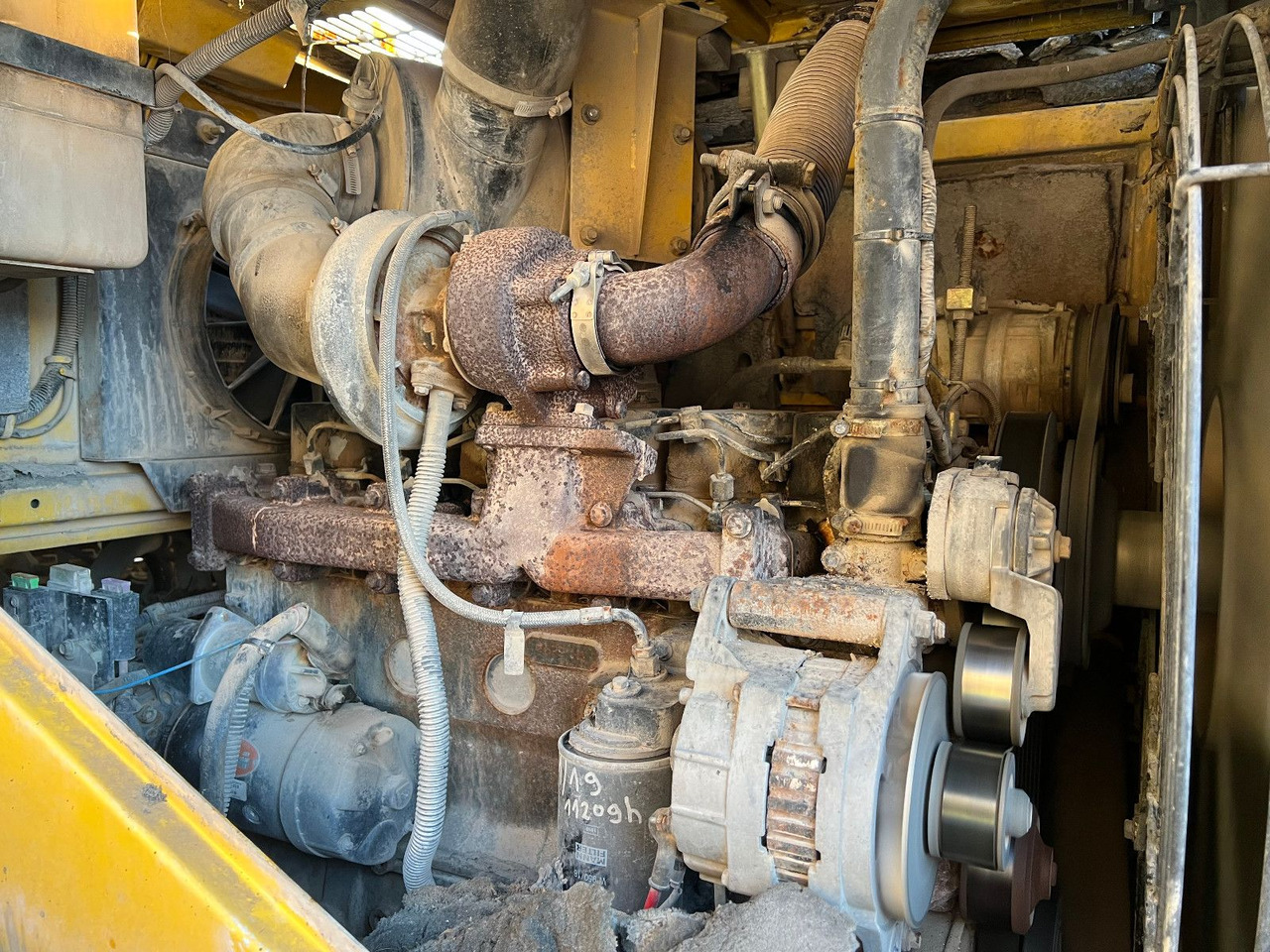 Komatsu WA 270 - Gumikerekes homlokrakodó: 5 kép. Komatsu WA 270 - Gumikerekes homlokrakodó: 5 kép.