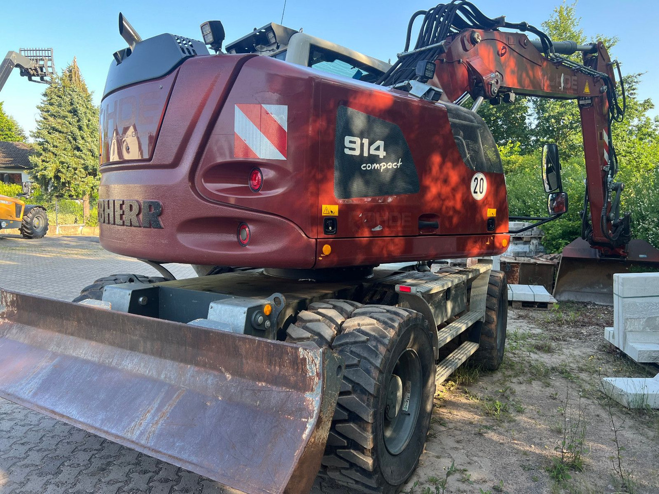 Liebherr A 914 Comp. Tilt Rotator OQ - Gumikerekes kotró: 1 kép. Liebherr A 914 Comp. Tilt Rotator OQ - Gumikerekes kotró: 1 kép.
