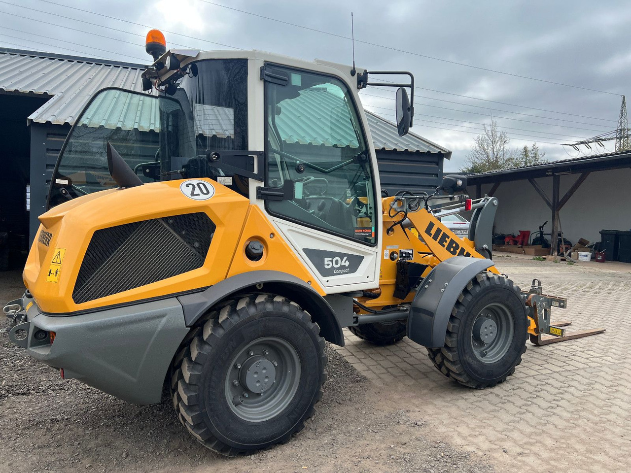 Liebherr L 504 Comp. TOP - Gumikerekes homlokrakodó: 1 kép. Liebherr L 504 Comp. TOP - Gumikerekes homlokrakodó: 1 kép.