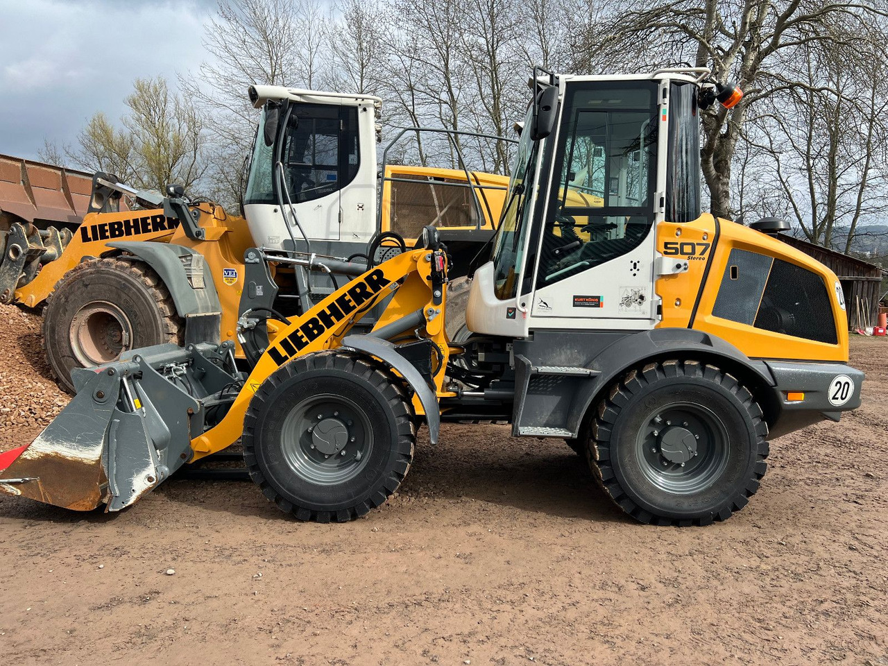 Liebherr L 507 Stereo V Likufix 2x verfügbar - Gumikerekes homlokrakodó: 1 kép. Liebherr L 507 Stereo V Likufix 2x verfügbar - Gumikerekes homlokrakodó: 1 kép.