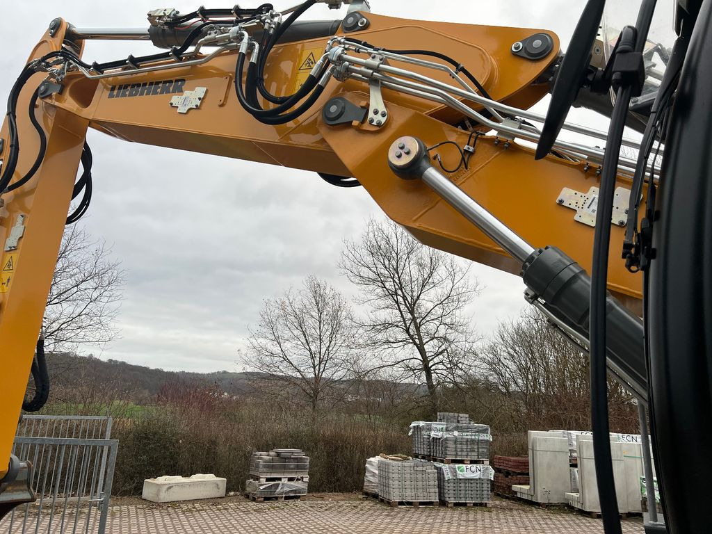 Lánctalpas kotró Liebherr R 922 G 6.0-D: 6 kép.