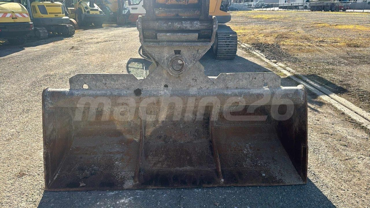 Liebherr R 926 Trimble - Lánctalpas kotró: 4 kép. Liebherr R 926 Trimble - Lánctalpas kotró: 4 kép.