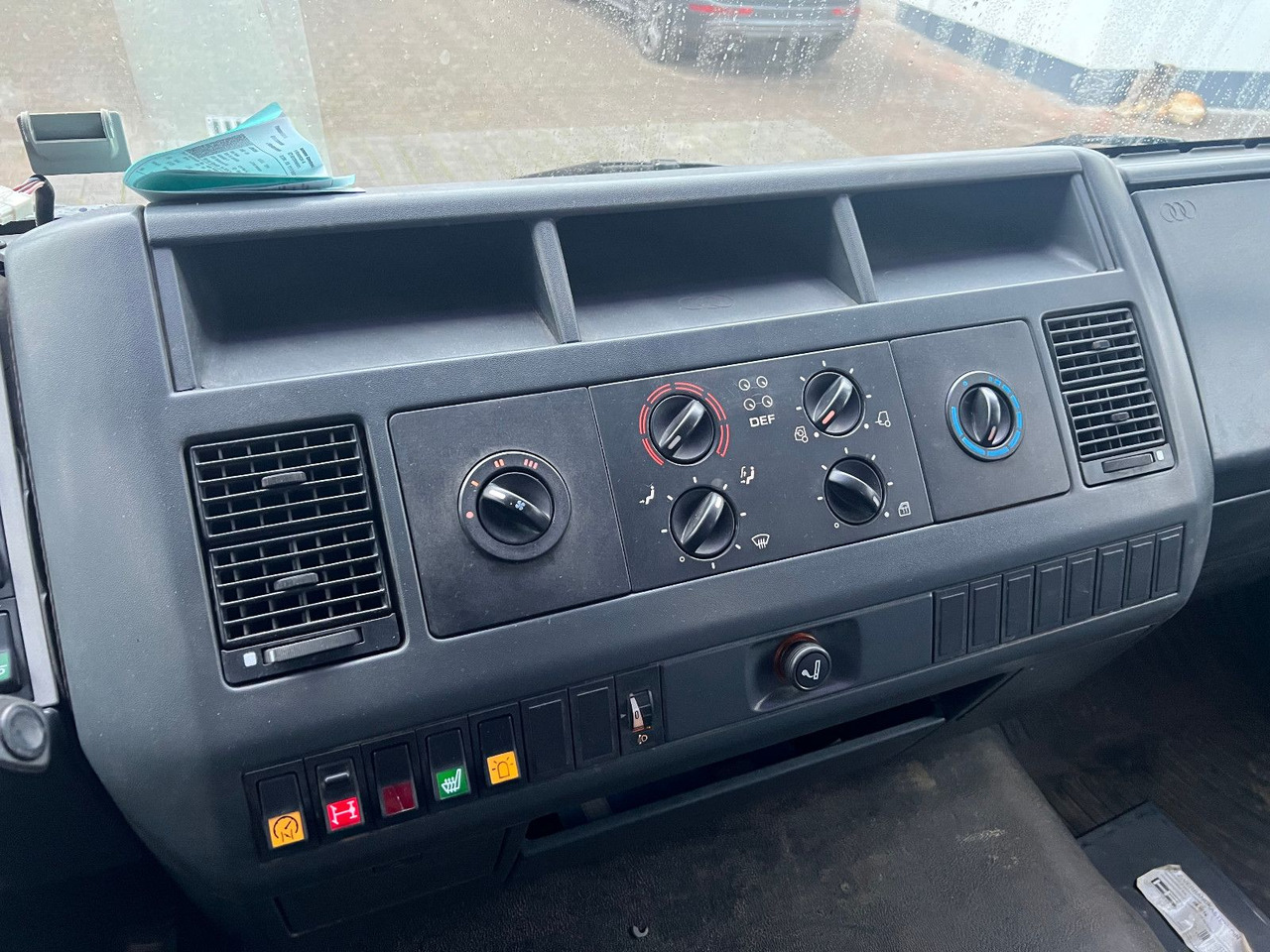 Billenőplatós teherautó, Darus autó MAN 18.250 Palfinger 11502: 10 kép. Billenőplatós teherautó, Darus autó MAN 18.250 Palfinger 11502: 10 kép.