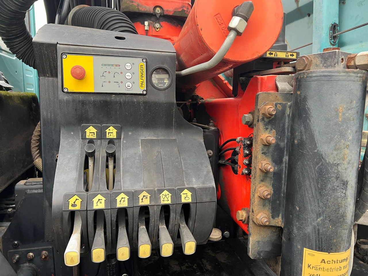 Billenőplatós teherautó, Darus autó MAN 18.250 Palfinger 11502: 7 kép. Billenőplatós teherautó, Darus autó MAN 18.250 Palfinger 11502: 7 kép.