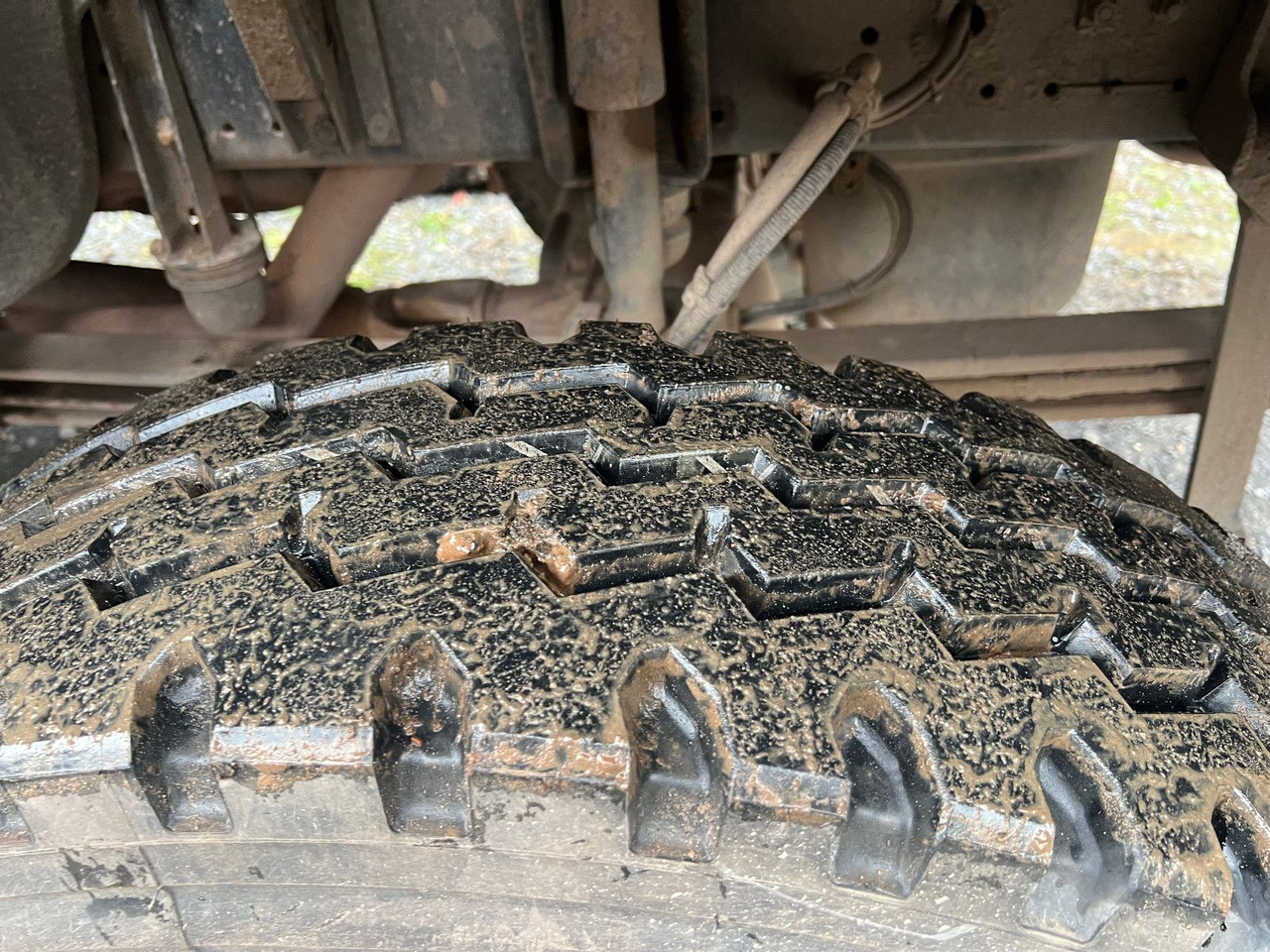 MAN 18.264 Kran - Billenőplatós teherautó, Darus autó: 2 kép. MAN 18.264 Kran - Billenőplatós teherautó, Darus autó: 2 kép.