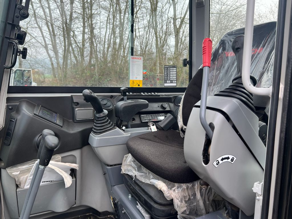 Takeuchi TB 230 V 4 Vollaustattung Takeuchi TB 230 V 4 Vollaustattung 2x - Minikotró: 2 kép. Takeuchi TB 230 V 4 Vollaustattung Takeuchi TB 230 V 4 Vollaustattung 2x - Minikotró: 2 kép.