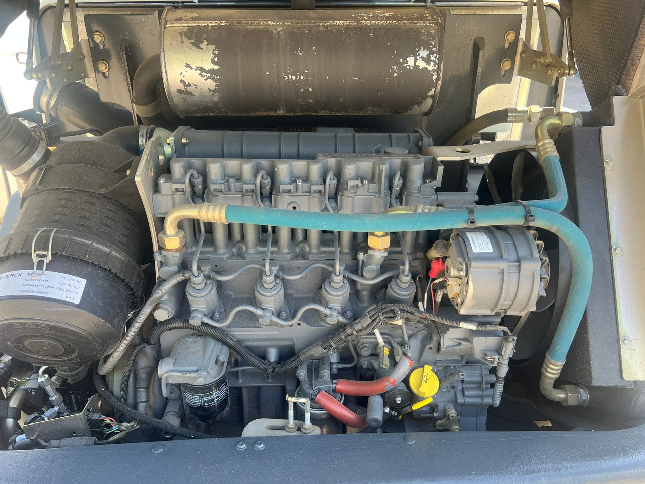 Terex TL 65 - Gumikerekes homlokrakodó: 3 kép. Terex TL 65 - Gumikerekes homlokrakodó: 3 kép.