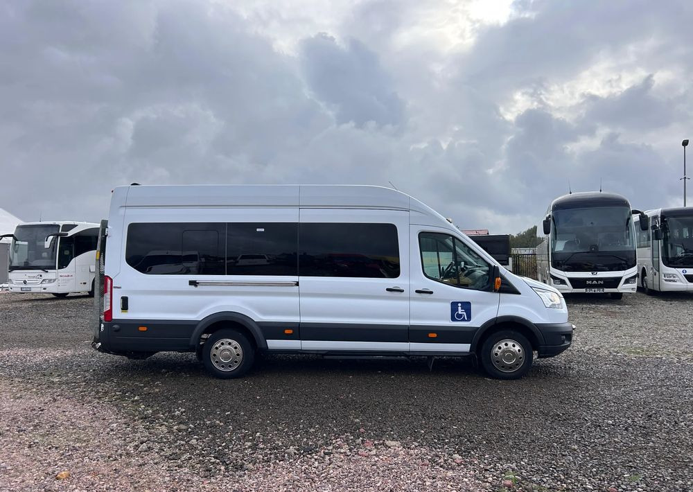 Ford Transit - Minibusz, Kisbusz: 3 kép. Ford Transit - Minibusz, Kisbusz: 3 kép.
