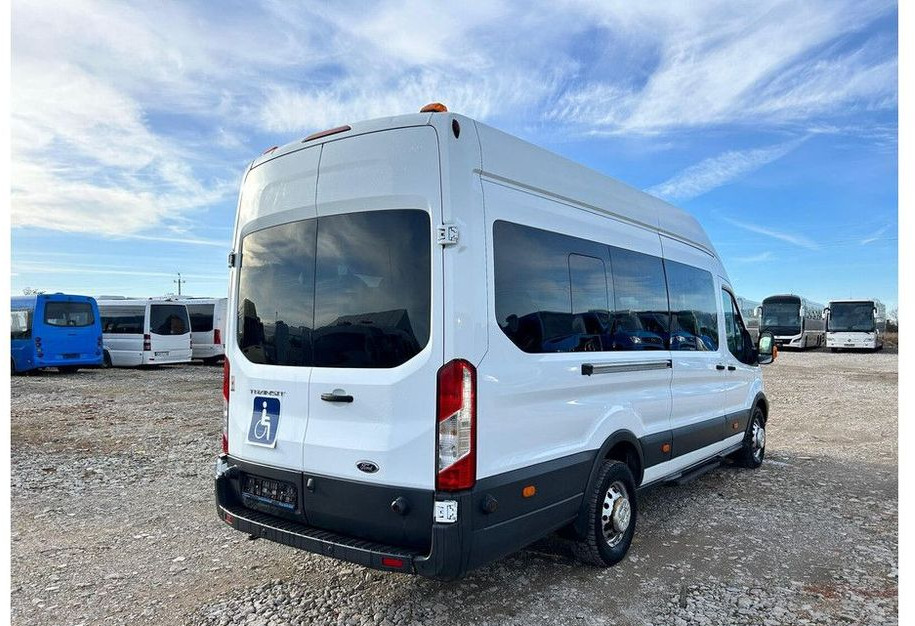 Minibusz, Kisbusz Ford Transit: 8 kép.