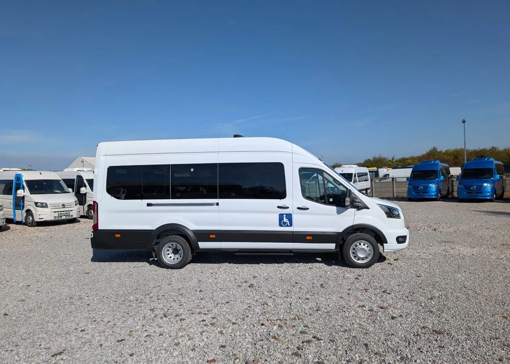Ford Transit - Minibusz, Kisbusz: 3 kép. Ford Transit - Minibusz, Kisbusz: 3 kép.