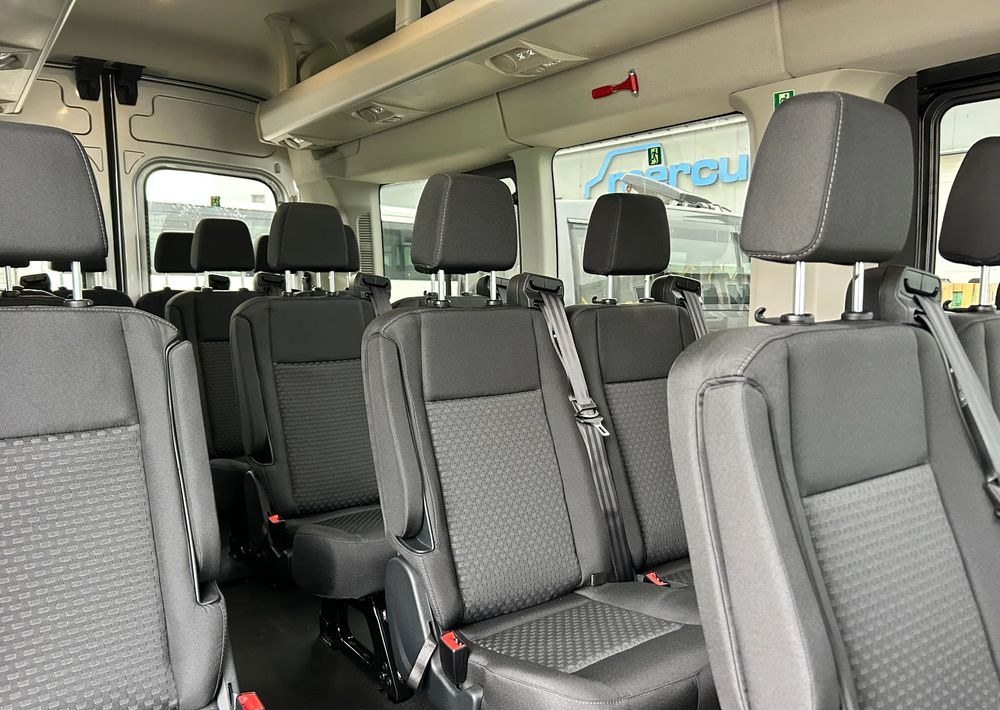 Ford Transit - Minibusz, Kisbusz: 3 kép. Ford Transit - Minibusz, Kisbusz: 3 kép.