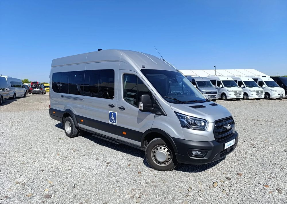 Ford Transit - Minibusz, Kisbusz: 2 kép. Ford Transit - Minibusz, Kisbusz: 2 kép.