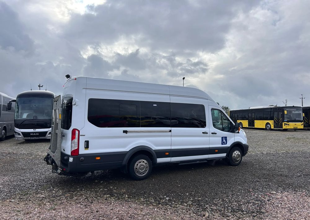 Ford Transit - Minibusz, Kisbusz: 4 kép. Ford Transit - Minibusz, Kisbusz: 4 kép.