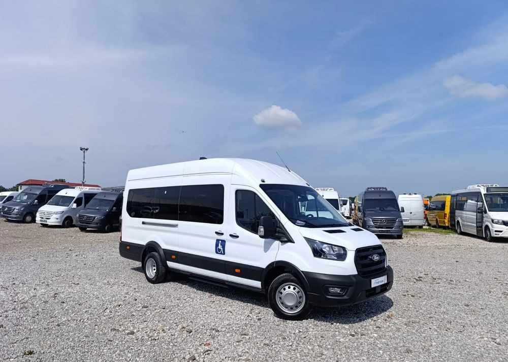 Ford Transit - Minibusz, Kisbusz: 2 kép. Ford Transit - Minibusz, Kisbusz: 2 kép.