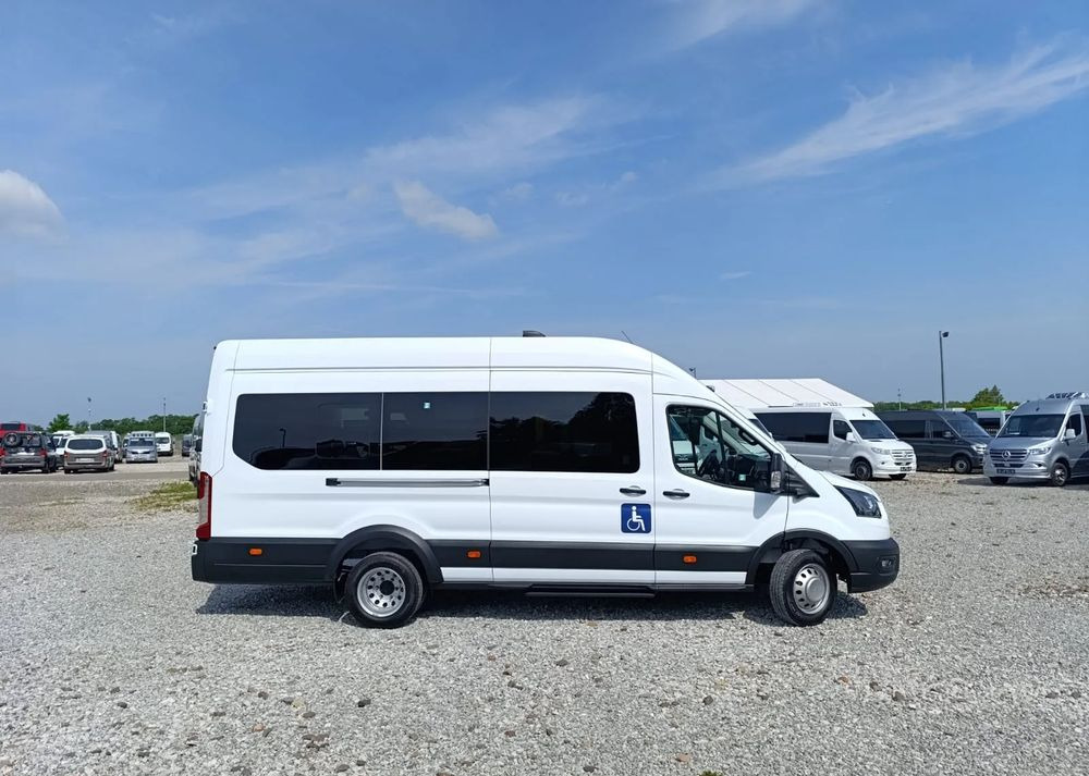 Ford Transit - Minibusz, Kisbusz: 3 kép. Ford Transit - Minibusz, Kisbusz: 3 kép.