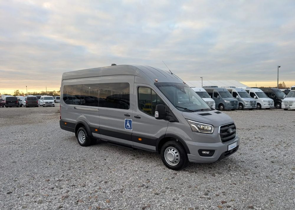 Ford Transit - Minibusz, Kisbusz: 2 kép. Ford Transit - Minibusz, Kisbusz: 2 kép.