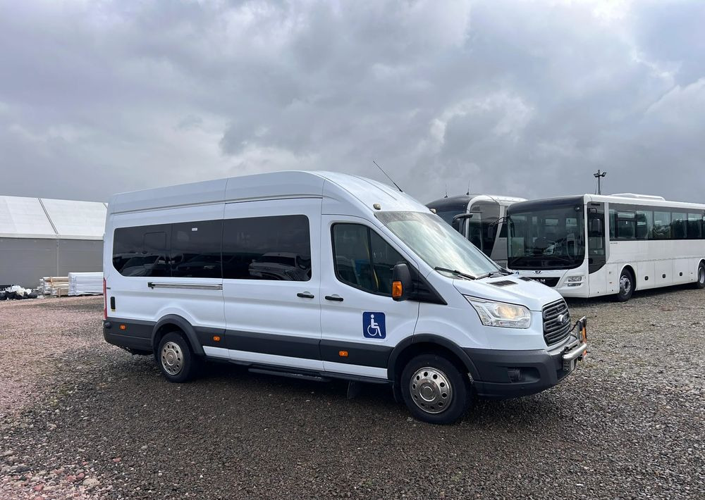 Ford Transit - Minibusz, Kisbusz: 2 kép. Ford Transit - Minibusz, Kisbusz: 2 kép.