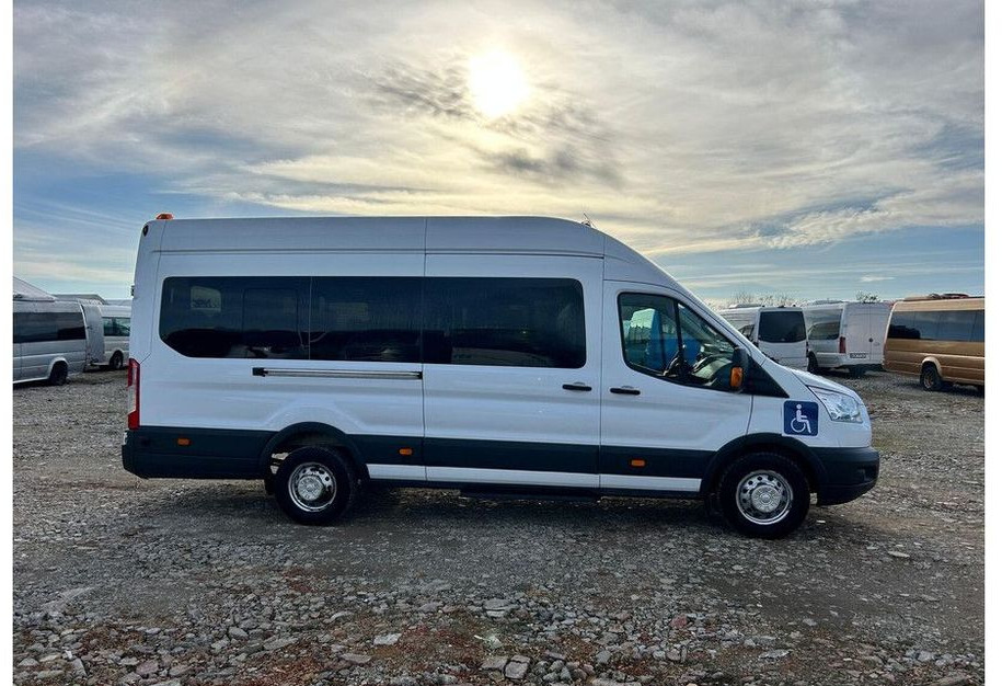 Ford Transit - Minibusz, Kisbusz: 3 kép. Ford Transit - Minibusz, Kisbusz: 3 kép.