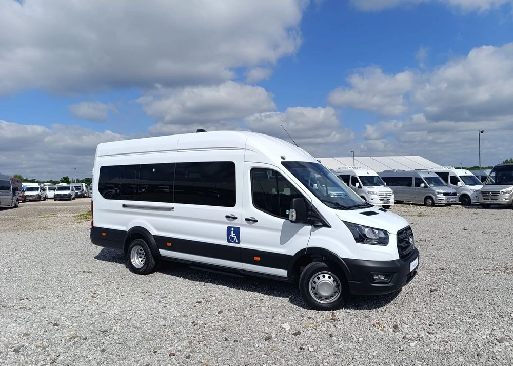 Ford Transit - Minibusz, Kisbusz: 2 kép. Ford Transit - Minibusz, Kisbusz: 2 kép.