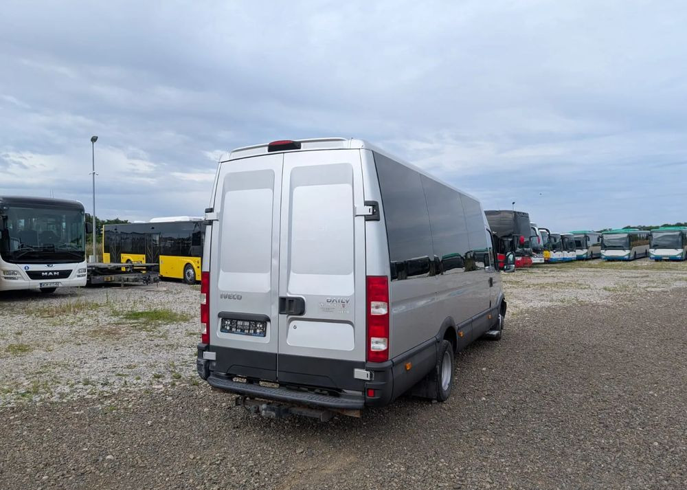 Iveco Daily 50C14 - Minibusz, Kisbusz: 5 kép. Iveco Daily 50C14 - Minibusz, Kisbusz: 5 kép.