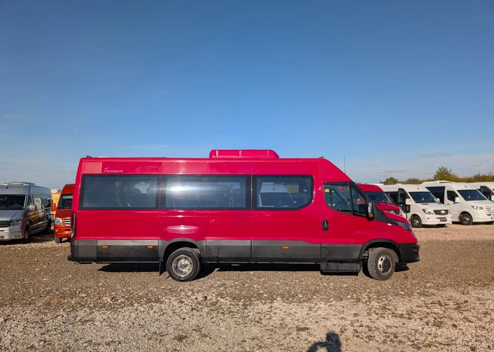 Iveco Daily - Minibusz, Kisbusz: 3 kép. Iveco Daily - Minibusz, Kisbusz: 3 kép.