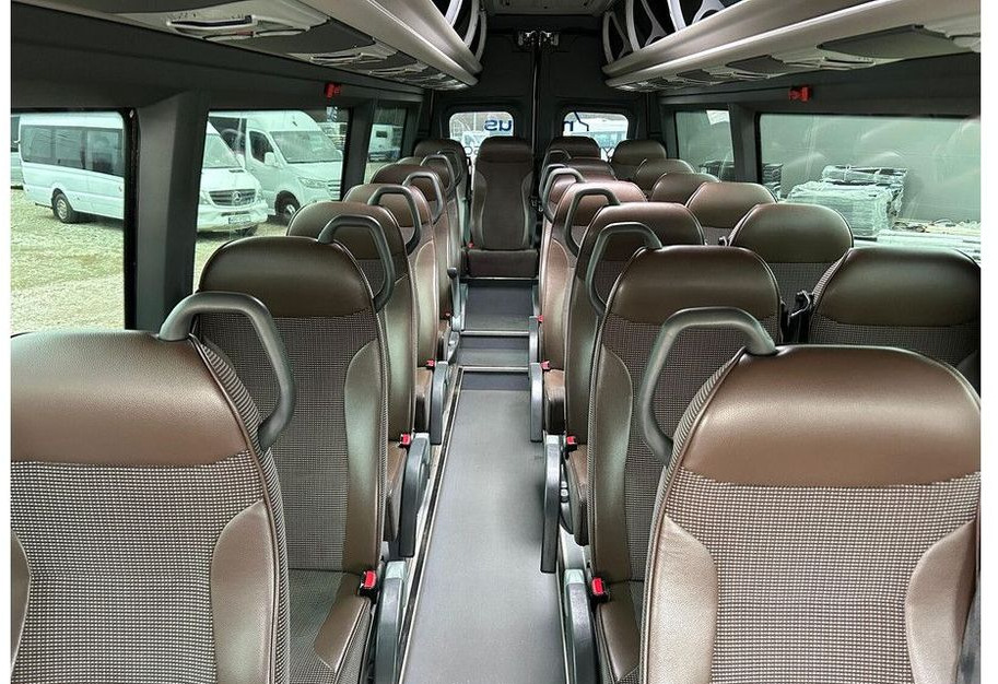 Minibusz, Kisbusz Iveco Daily: 17 kép.