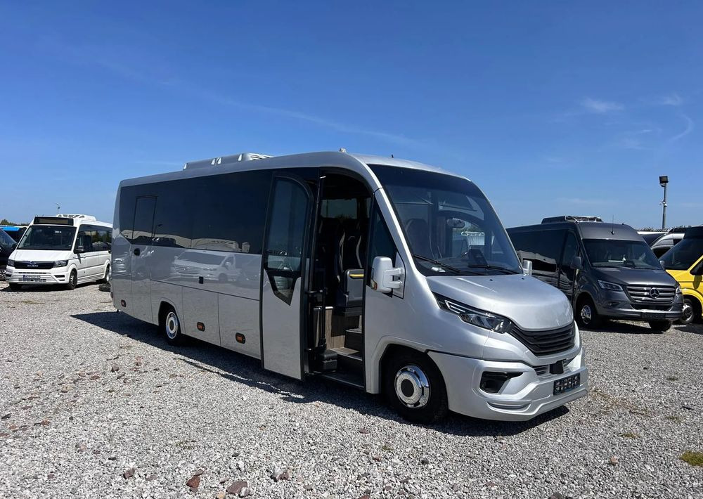 Iveco Daily - Minibusz, Kisbusz: 2 kép. Iveco Daily - Minibusz, Kisbusz: 2 kép.