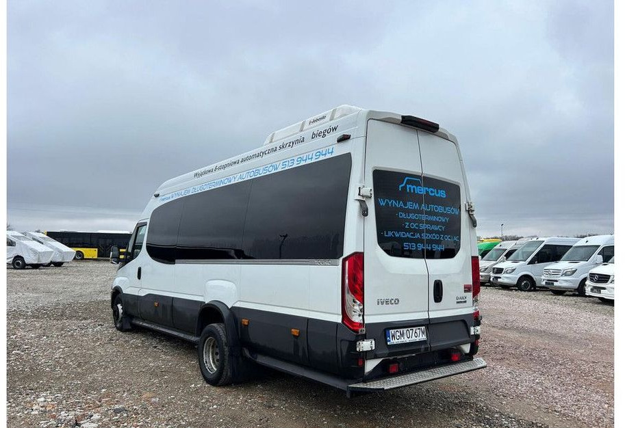 Minibusz, Kisbusz Iveco Daily: 9 kép.