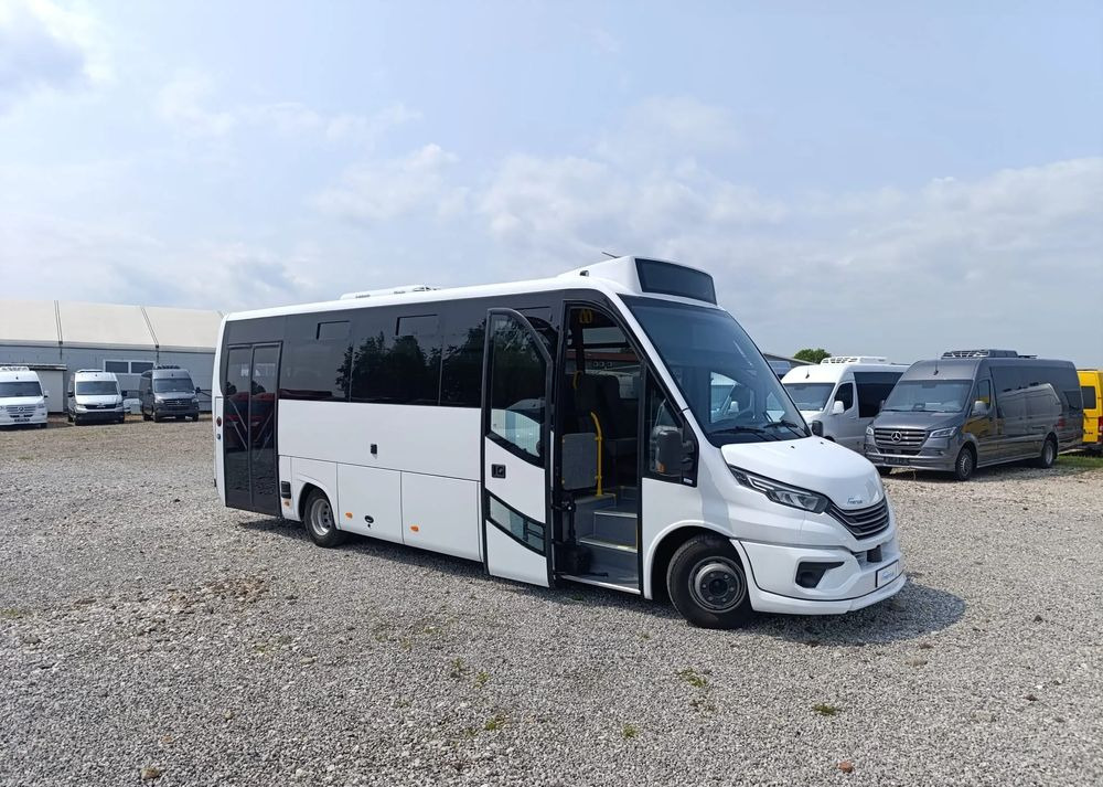Iveco Mercus Daily City - Városi busz: 2 kép. Iveco Mercus Daily City - Városi busz: 2 kép.