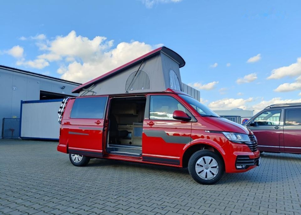 Volkswagen T6.1 Mercus Camper California - Lakóautó: 2 kép. Volkswagen T6.1 Mercus Camper California - Lakóautó: 2 kép.