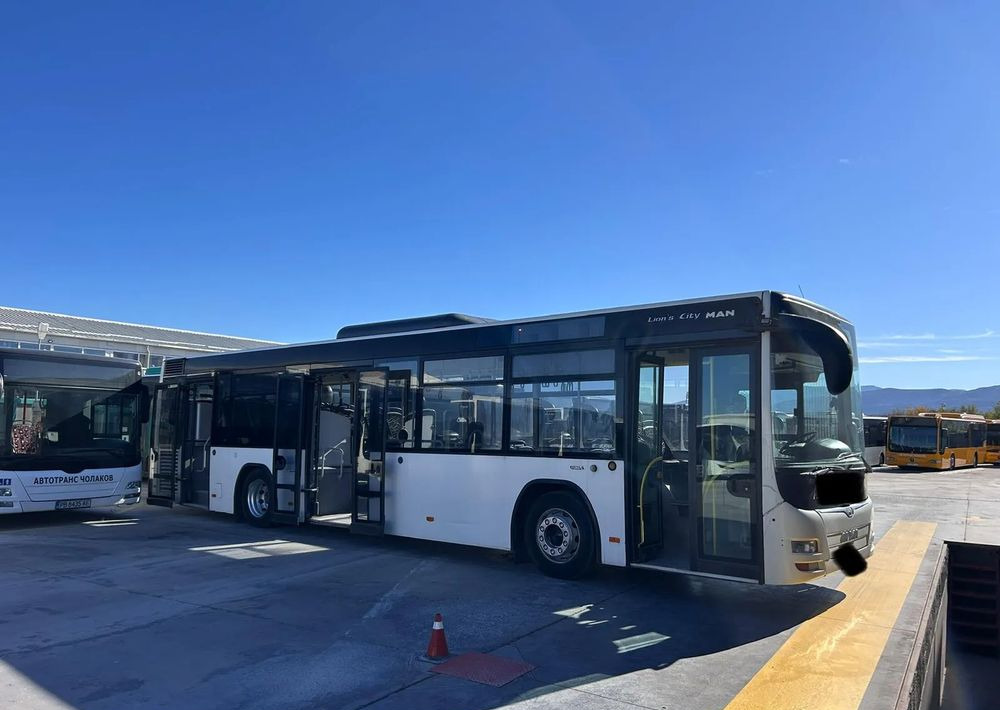 MAN Lions City LE - Városi busz: 2 kép. MAN Lions City LE - Városi busz: 2 kép.