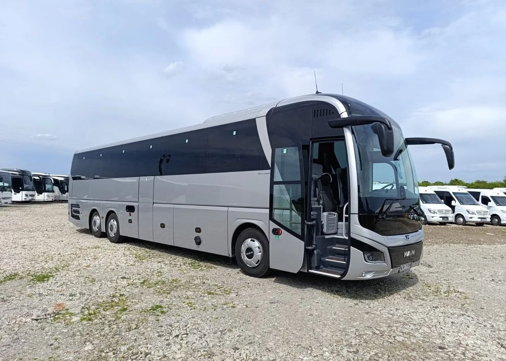 MAN Lions Coach - Távolsági busz: 2 kép. MAN Lions Coach - Távolsági busz: 2 kép.