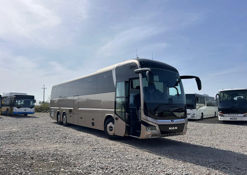 MAN Lions Coach - Távolsági busz: 1 kép. MAN Lions Coach - Távolsági busz: 1 kép.