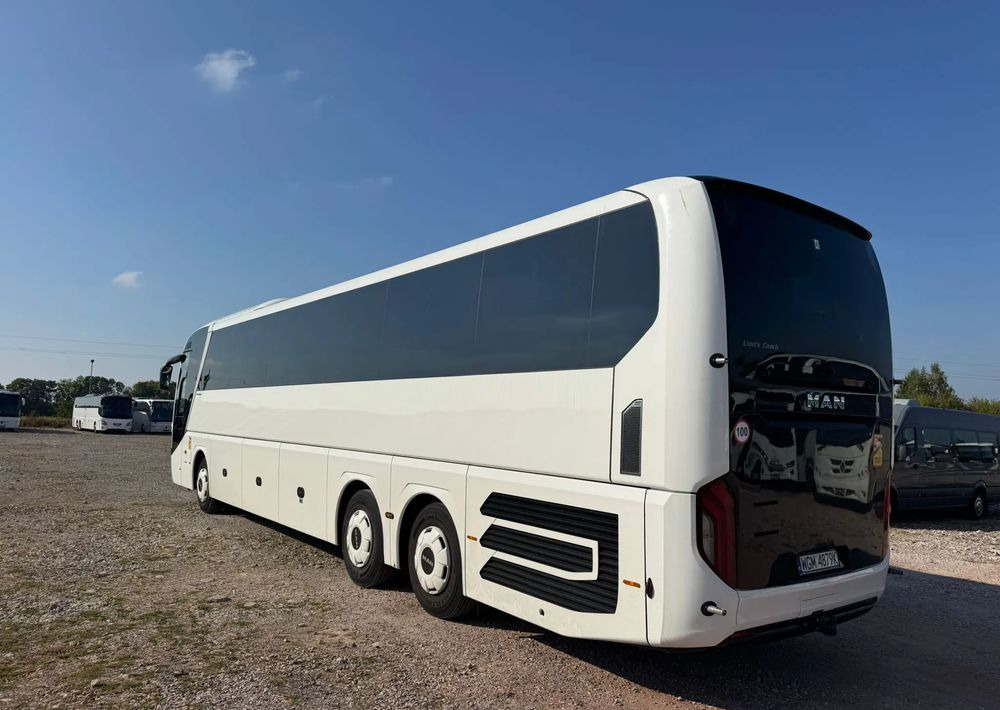MAN Lions Coach R08 - Távolsági busz: 5 kép. MAN Lions Coach R08 - Távolsági busz: 5 kép.