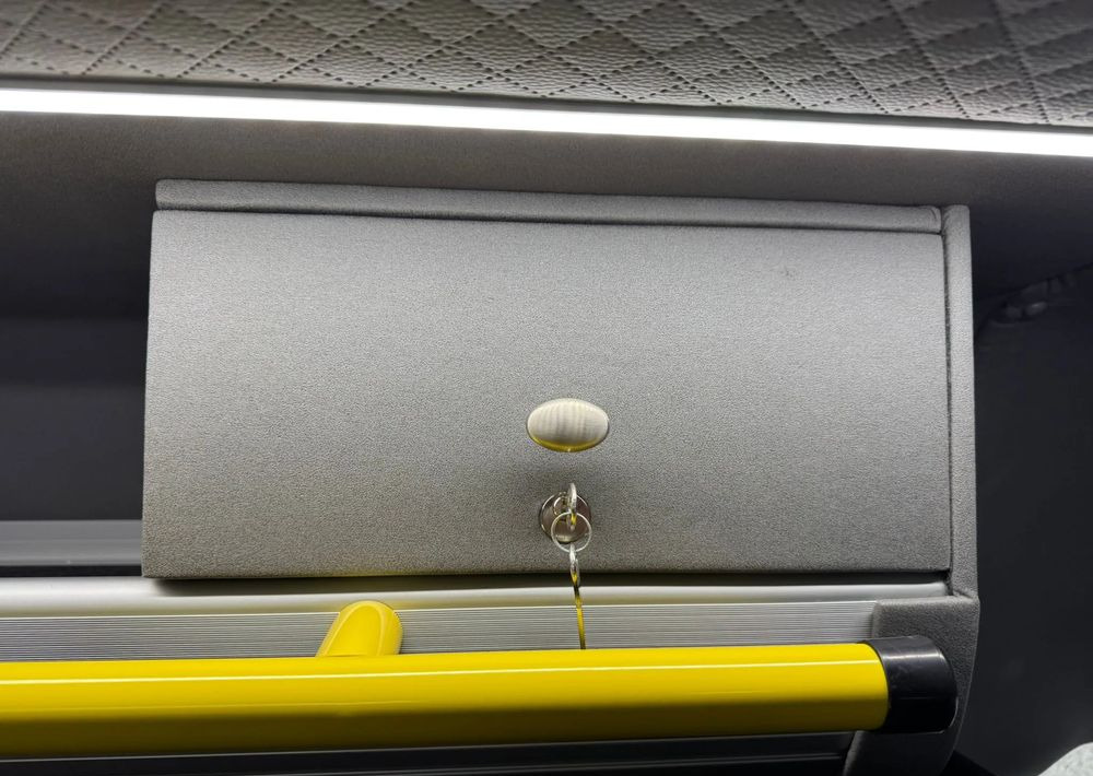 Új Minibusz, Kisbusz MAN TGE 5.160: 19 kép.