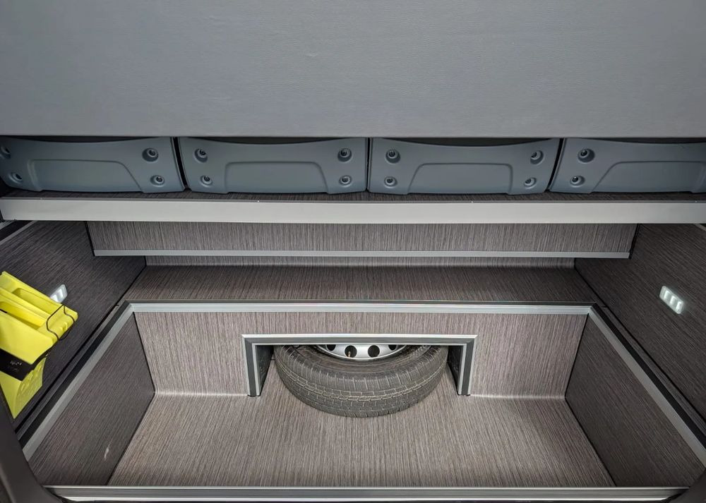 Új Minibusz, Kisbusz MAN TGE 5.160: 7 kép.