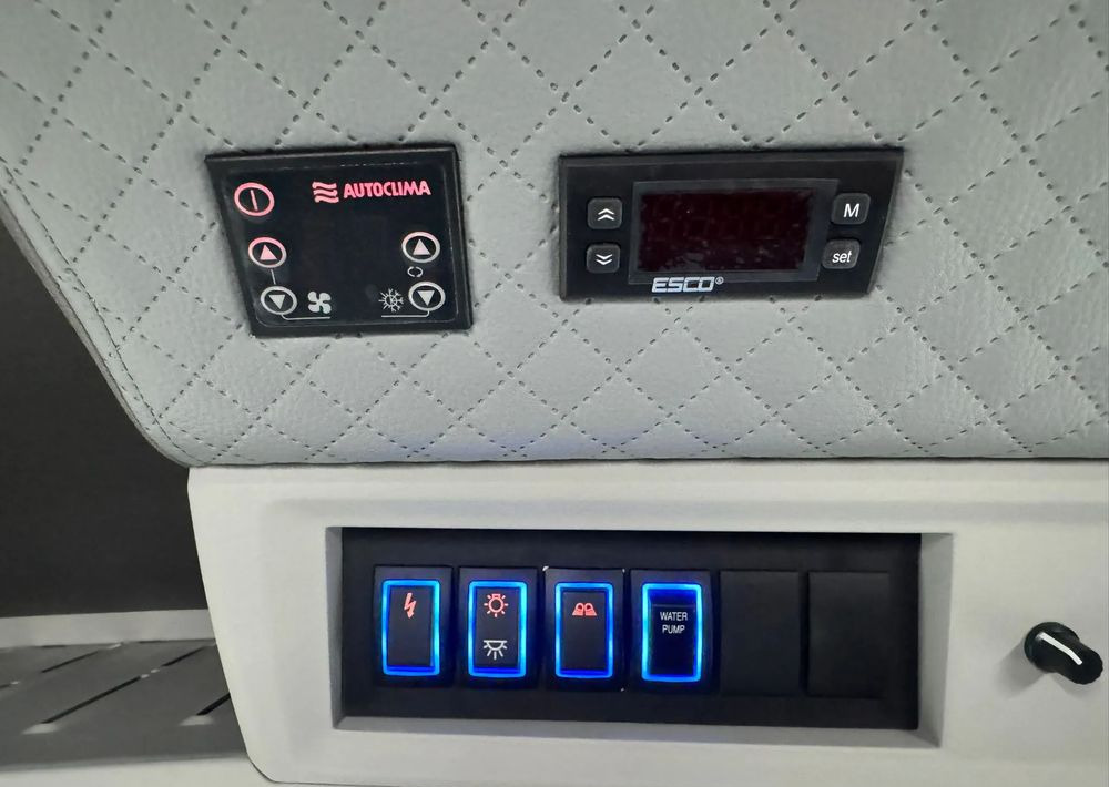 Új Minibusz, Kisbusz MAN TGE 5.160: 18 kép.