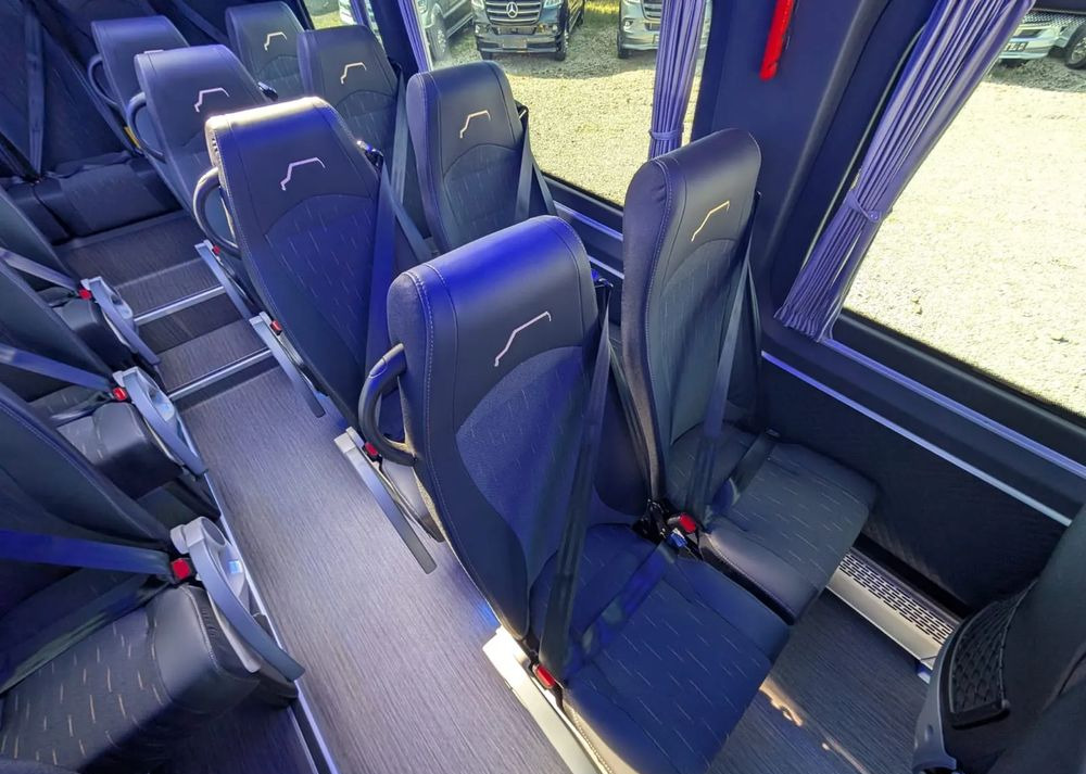 Új Minibusz, Kisbusz MAN TGE 5.160: 20 kép.