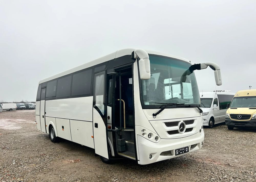 Mercedes-Benz Atego - Távolsági busz: 2 kép. Mercedes-Benz Atego - Távolsági busz: 2 kép.