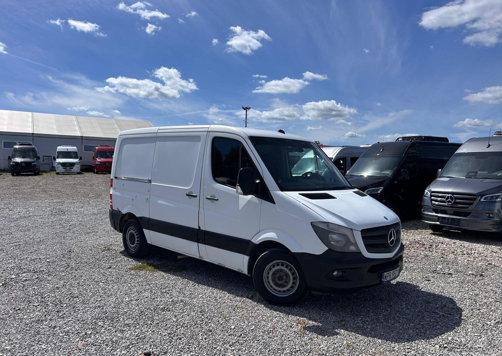 Mercedes-Benz Sprinter 313 - Furgon: 2 kép. Mercedes-Benz Sprinter 313 - Furgon: 2 kép.