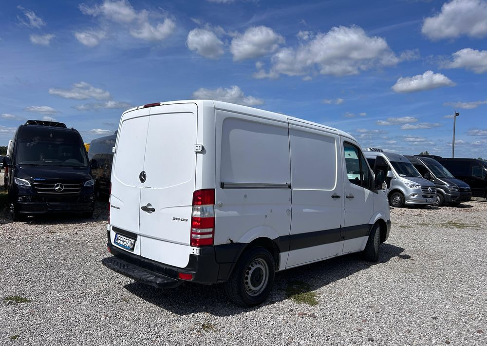 Mercedes-Benz Sprinter 313 - Furgon: 4 kép. Mercedes-Benz Sprinter 313 - Furgon: 4 kép.
