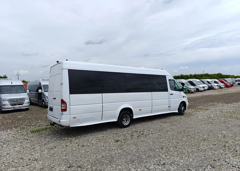 Mercedes-Benz Sprinter 413 - Minibusz, Kisbusz: 4 kép. Mercedes-Benz Sprinter 413 - Minibusz, Kisbusz: 4 kép.