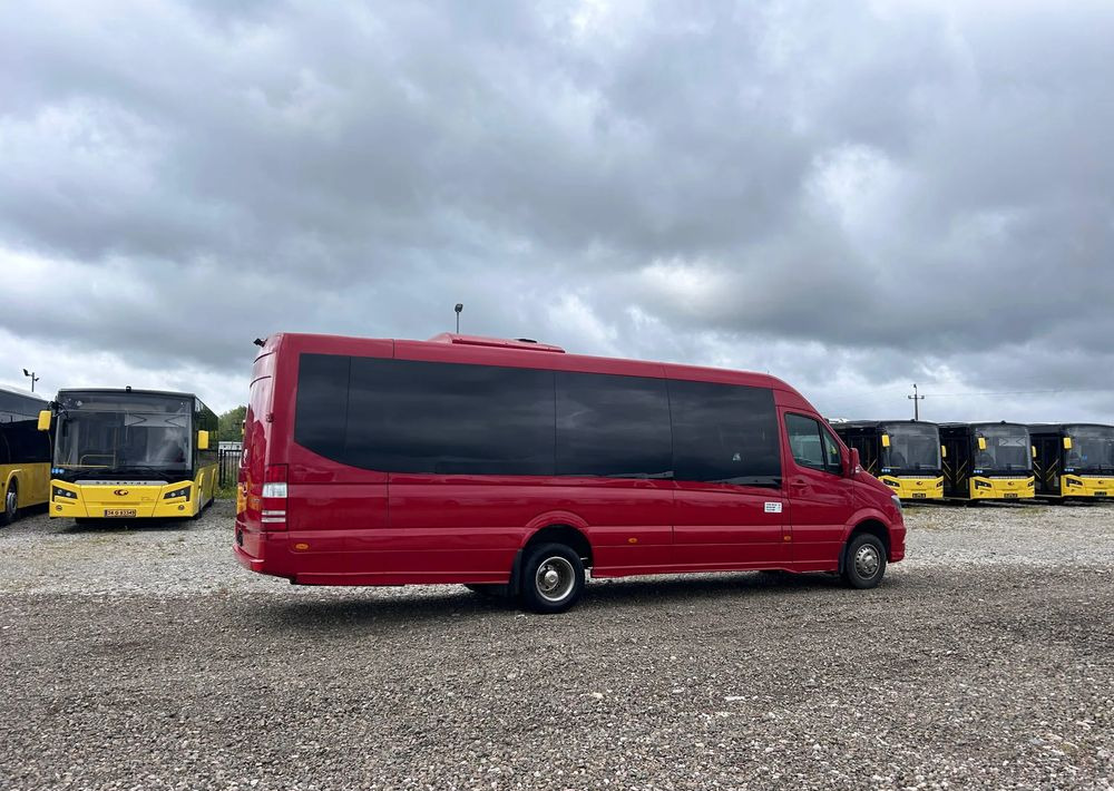 Mercedes-Benz Sprinter 516 - Minibusz, Kisbusz: 4 kép. Mercedes-Benz Sprinter 516 - Minibusz, Kisbusz: 4 kép.