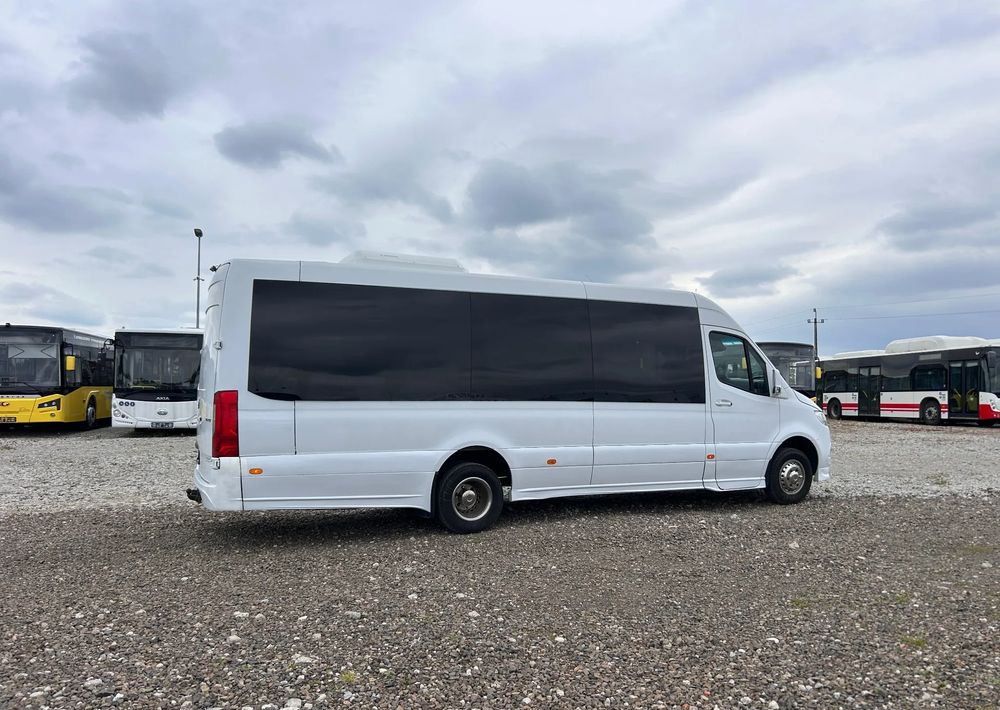 Mercedes-Benz Sprinter 516 - Minibusz, Kisbusz: 4 kép. Mercedes-Benz Sprinter 516 - Minibusz, Kisbusz: 4 kép.