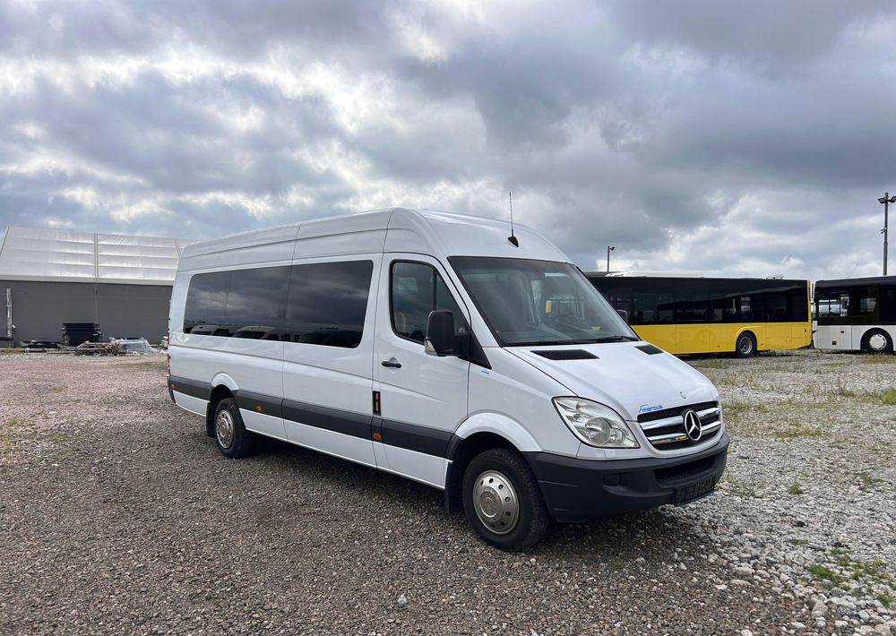 Mercedes-Benz Sprinter 516 - Minibusz, Kisbusz: 2 kép. Mercedes-Benz Sprinter 516 - Minibusz, Kisbusz: 2 kép.