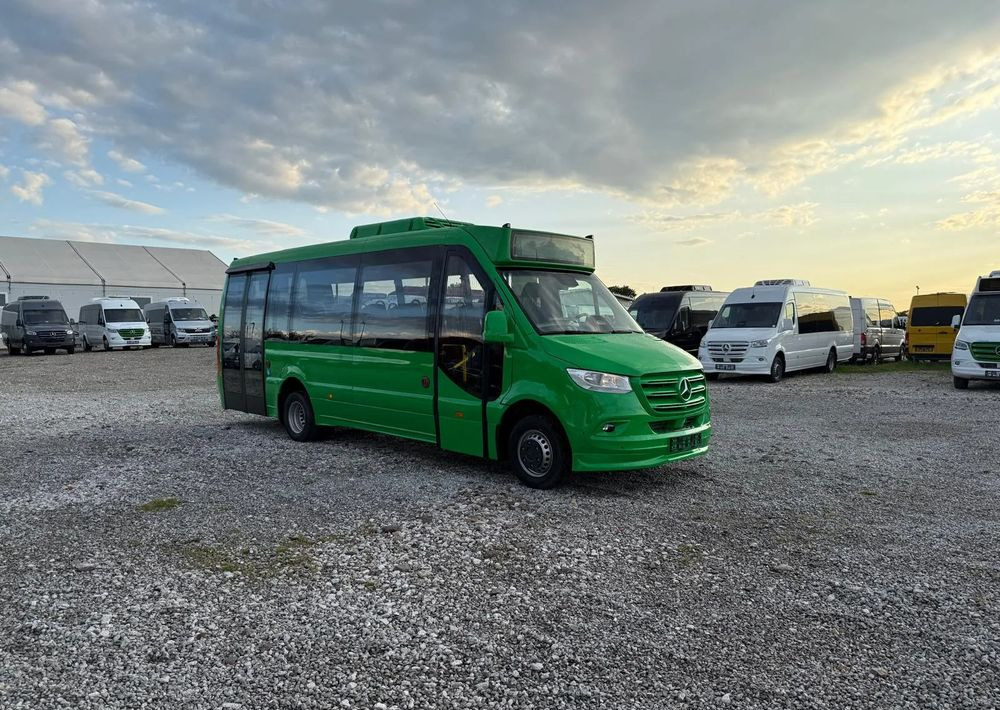Mercedes-Benz Sprinter 517 CITY - Minibusz, Kisbusz: 2 kép. Mercedes-Benz Sprinter 517 CITY - Minibusz, Kisbusz: 2 kép.