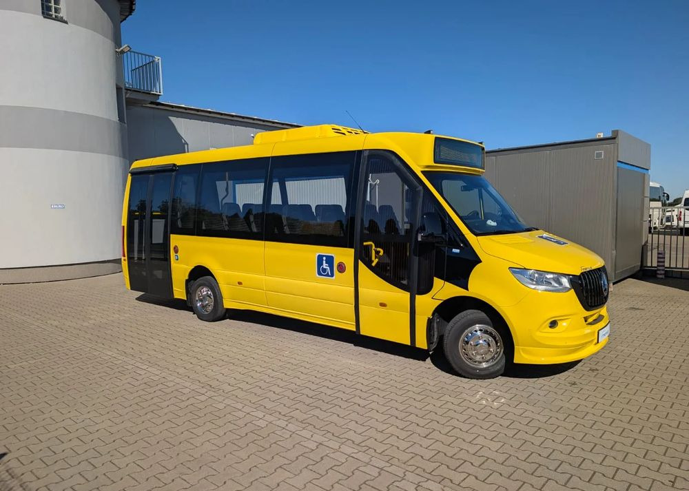 Mercedes-Benz Sprinter 517 City - Városi busz: 2 kép. Mercedes-Benz Sprinter 517 City - Városi busz: 2 kép.